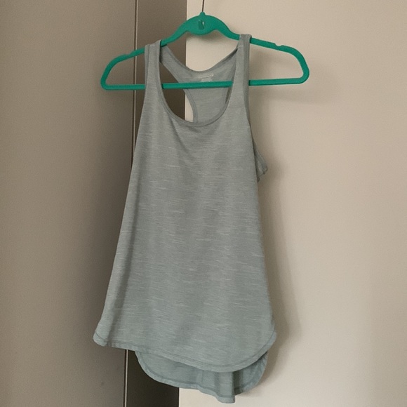 🚨BUNDLE OF 3 REEBOK TOPS - Picture 4 of 8